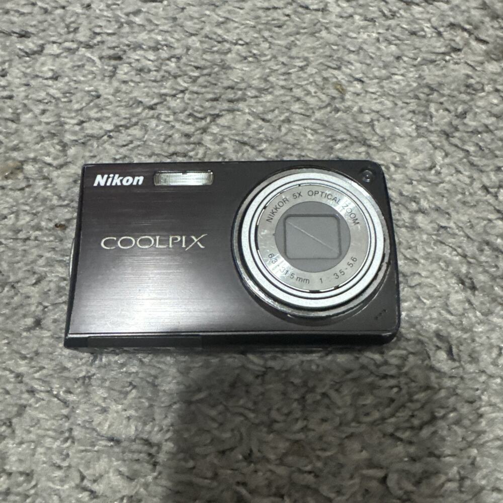 NIKON CoolPix S550 10 MP Digital Camera NO Charger PART ONLY